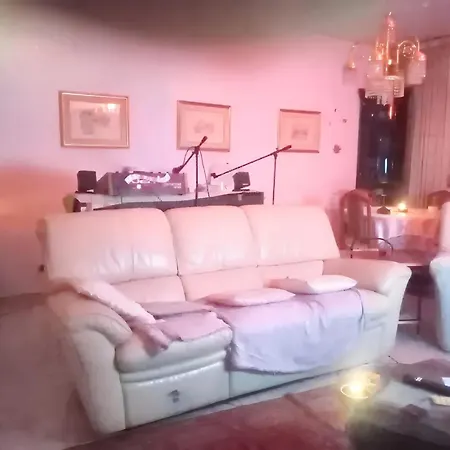 Spacious With Mountain View In Castel di Ieri