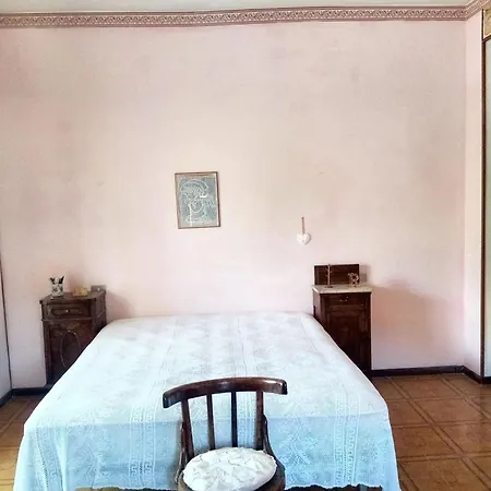 Spacious With Mountain View In
