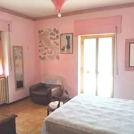Spacious With Mountain View In Castel di Ieri