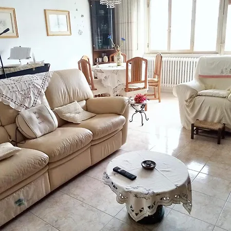 Spacious With Mountain View In Castel di Ieri